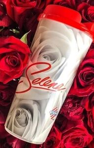 ONE‎ Cup of Selena Quintanilla Rose Strpies 2019